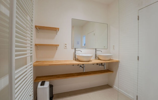 Out of office - Photo 19