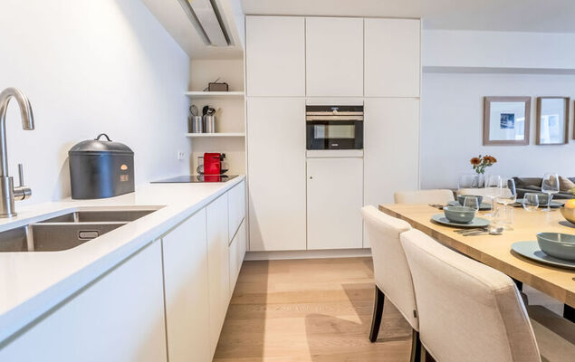 Chateauneuf with parking - Photo 3