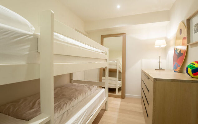 Chateauneuf with parking - Photo 12